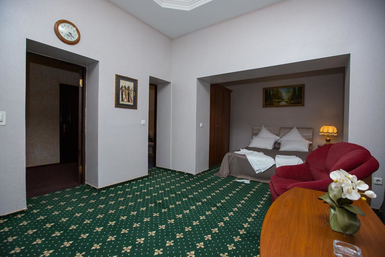 Отель Hotel Saya Алматы